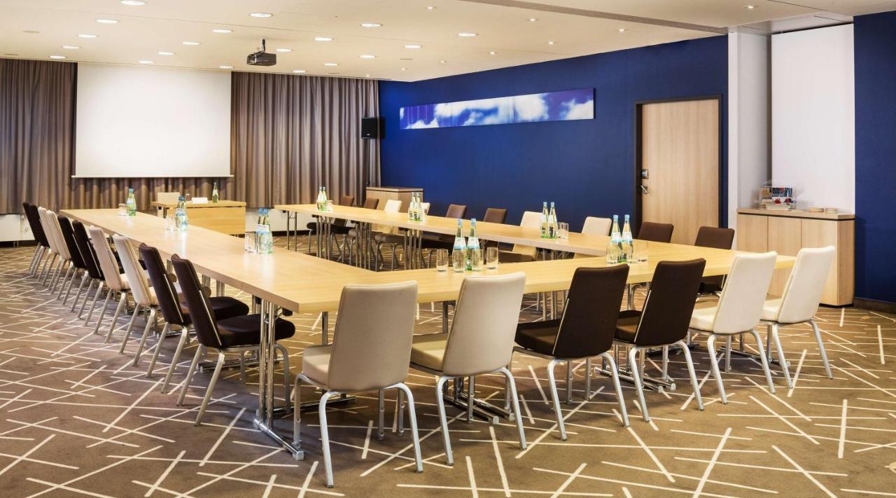 Park Inn By Radisson Stoccarda Esterno foto